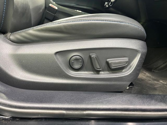 【パワーシート】スイッチ一つで簡単にシートの微調整が可能!電動だから力もいりません!快適なシートポジションにセットして、快適なドライブをお楽しみください。