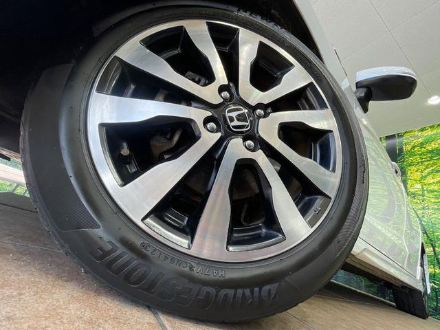 �y����16�C���`�A���~�z�C�[���z�O�ςɃ}�b�`���������A���~�z�C�[���𑕒����Ă���܂��B�e��ЊO�A���~�z�C�[����A�X�^�b�h���X�^�C�����戵�����Ă���܂��B���񂲑��k����������