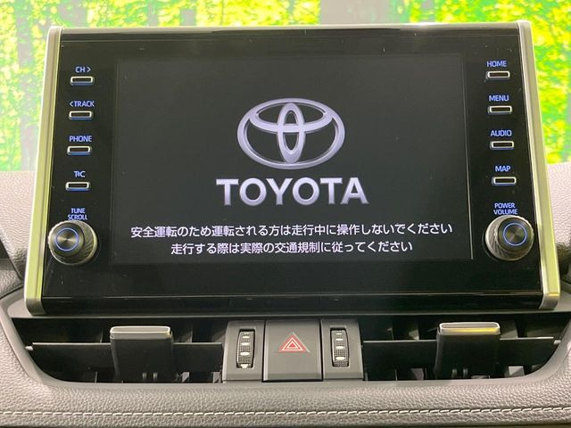 【ナビ機能付9型ディスプレイオーディオ】ナビ機能搭載の他、お持ちのスマートフォンと連携して、ナビやbluetoothでの音楽再生が可能です♪デザインはもちろん操作性も良好!
