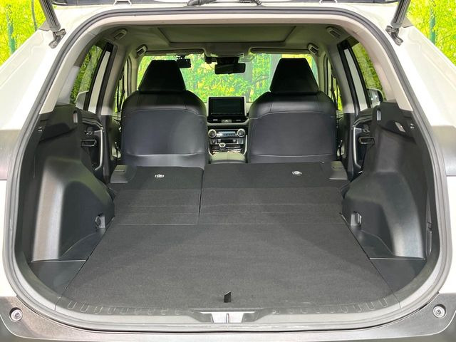 普段のお買い物や通勤、送迎等に十分な荷室スペースを確保しております。セカンドシートを倒すと、大きな荷物の積載も可能です♪
