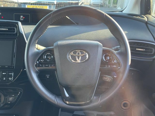 【レーダークルーズコントロール】高速道路での長距離走行が楽に!!自動で速度を保つクルーズコントロールが、衝突軽減システムと連携し、前方の車両を感知して車間を保つように速度調節してくれます!!