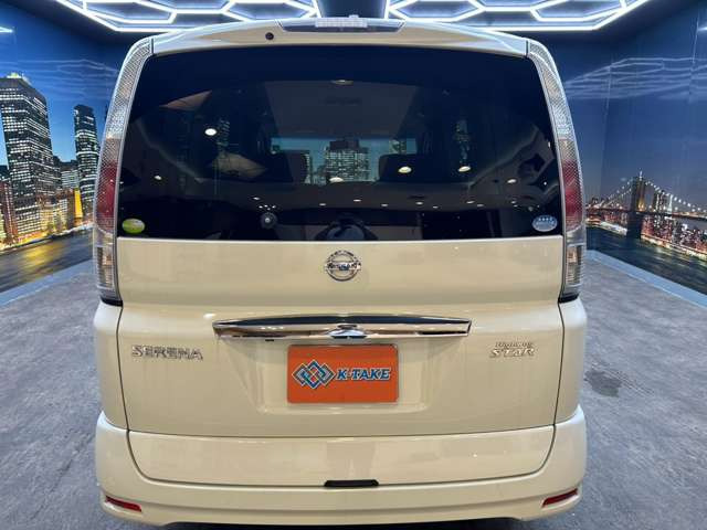 キッズスペースもございますので、お子様連れの方でも安心してお車を見て商談できます♪