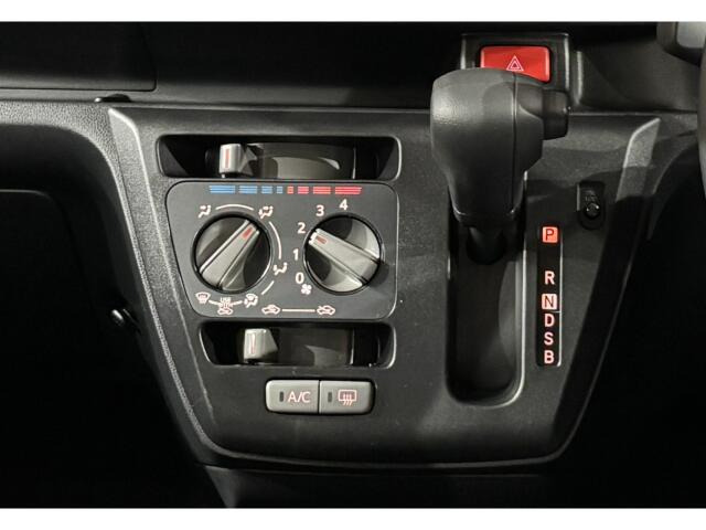 オリックス認定中古車は外部機関AISの厳格な検査を全車実施し修復暦が無く状態の良い車両を厳選しておりますので安心してお買い求め頂けます! 保証も充実で安心!