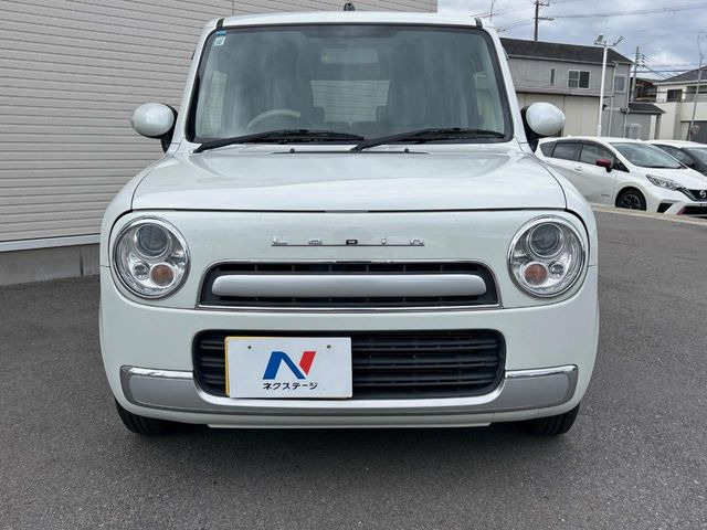 弊社では、全車『修復歴なし』のお車のみ取り扱っております。専任バイヤーによる厳選した仕入れの後、入庫後の車両チェックを行い、ネクステージが認定した高品質な中古車をご提供しております。