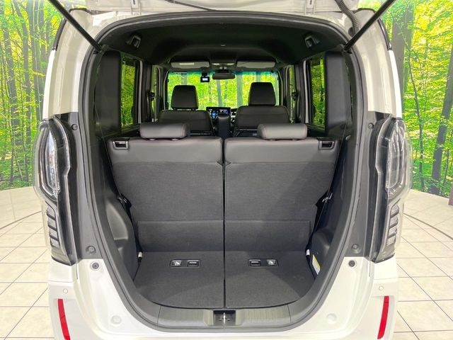 普段のお買い物や通勤、送迎等に十分な荷室スペースを確保しております。セカンドシートを倒すと、大きな荷物の積載も可能です♪