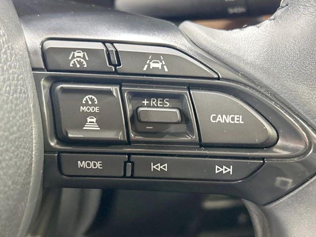 【レーダークルーズコントロール】高速道路での長距離走行が楽に!!自動で速度を保つクルーズコントロールが、衝突軽減システムと連携し、前方の車両を感知して車間を保つように速度調節してくれます!!