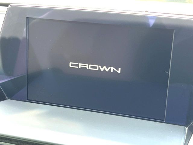 【メーカー純正ナビ】インテリアに溶け込むスタイリッシュな「専用設計」メーカーナビを装備♪視認性や操作性など基本性能にも優れ、より上質なカーライフをお楽しみいただけます。