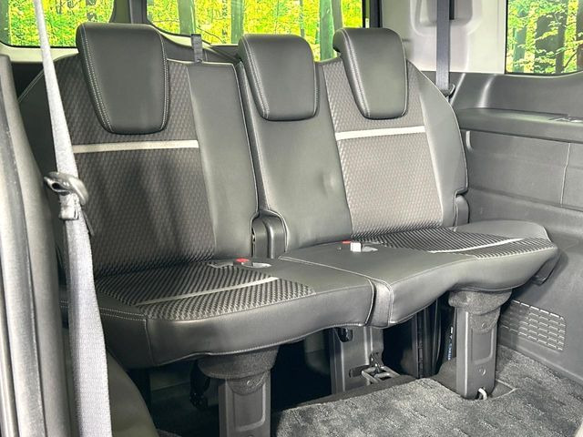 床下収納式のサードシートです。座席部分をコンパクトに収納でき、広大な荷室スペースとしてお使いいただけます!乗車人数や荷物の量など利用シーンに合わせて3列目を有効活用でき、とっても便利♪