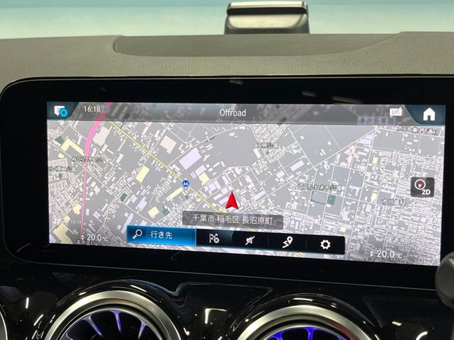 ●純正ナビ:一体感のあるナビは、高級感ある車内を演出してくれます。オーディオ機能も充実しておりますので、運転もより楽しめます♪