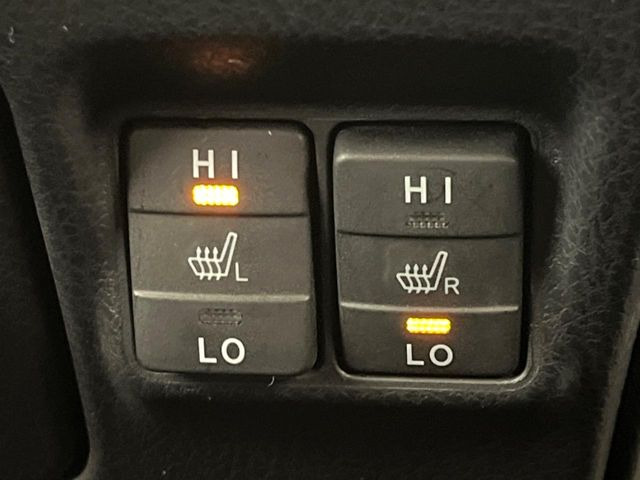 【シートヒーター】寒い日に重宝するシートヒーター!エアコンより早く温まってくれるので寒がりの人も安心ですね♪エアコンの温風は乾燥するから苦手、という方にもをおすすめです。
