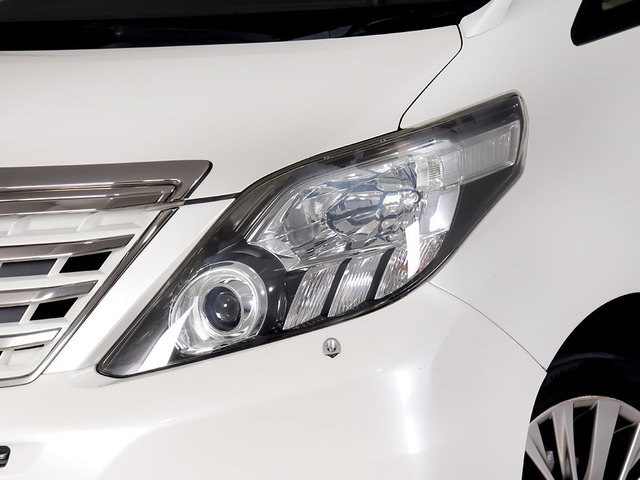 ★HIDヘッドライト★明るさ、視認性抜群!LEDへの換装もお任せください!