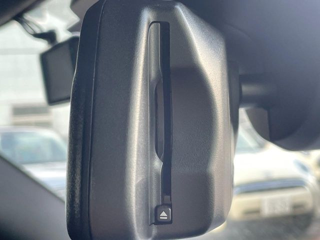 ●ETC車載器内蔵ルームミラー:お引き渡し時には再セットアップを実施後、お渡しいたします。マイレージ登録に関してもお気軽に担当営業までお尋ねください。