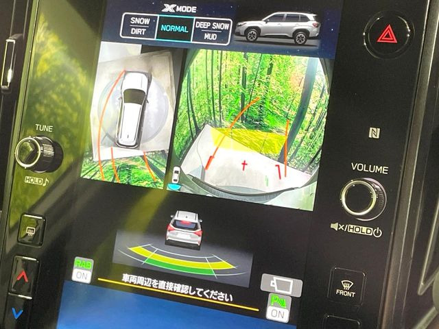 【マルチテレインモニター】車のフロントやサイドのカメラ画像を同時にモニター表示することで、悪路や狭い道を走行時でも周囲の状況確認ができ安心!本格SUVにうれしい装備です♪