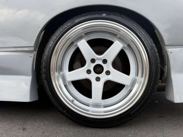 気になるお車がありましたら右の電話番号から直接お店にお問い合わせください。支払方法から車両情報、状態までなんでもご説明させて頂きます。スタッフ一同ご連絡お待ちしております。