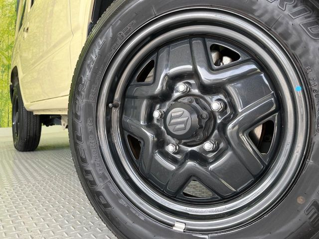 �y����16�C���`�A���~�z�C�[���z�O�ςɃ}�b�`���������A���~�z�C�[���𑕒����Ă���܂��B�e��ЊO�A���~�z�C�[����A�X�^�b�h���X�^�C�����戵�����Ă���܂��B���񂲑��k����������