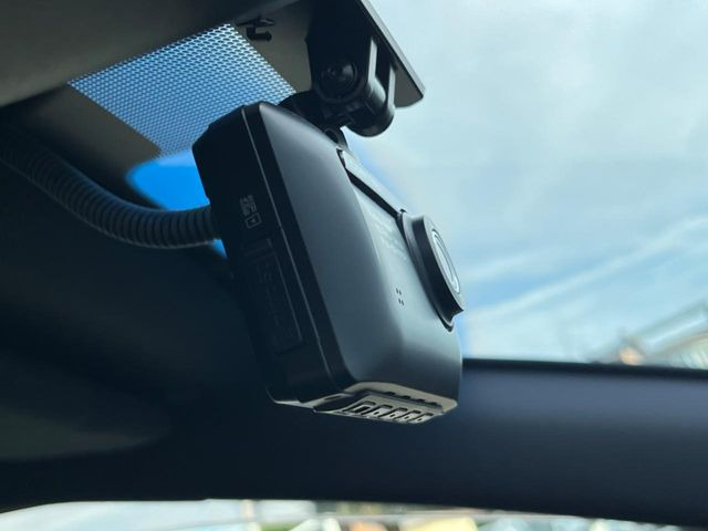 【ドライブレコーダー】ドライブレコーダー装備!走行中はもちろん、あおり運転や事故に遭遇した際、映像で記録し、万一のリスクに備えます。※記録用SDカードはお客様ご自身でご準備いただく必要があります。