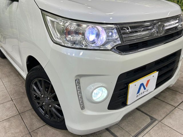 【HIDヘッドライト】非常に明るく前方を照らしてくれるので、悪天候や夜間の走行時も視界良好で安心してお乗りいただけます。
