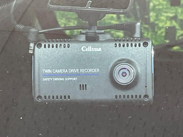 【ドライブレコーダー】ドライブレコーダー装備!走行中はもちろん、あおり運転や事故に遭遇した際、映像で記録し、万一のリスクに備えます。※記録用SDカードはお客様ご自身でご準備いただく必要があります。