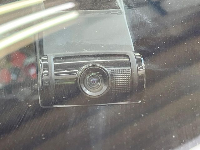 【ドライブレコーダー】ドライブレコーダー装備!走行中はもちろん、あおり運転や事故に遭遇した際、映像で記録し、万一のリスクに備えます。※記録用SDカードはお客様ご自身でご準備いただく必要があります。