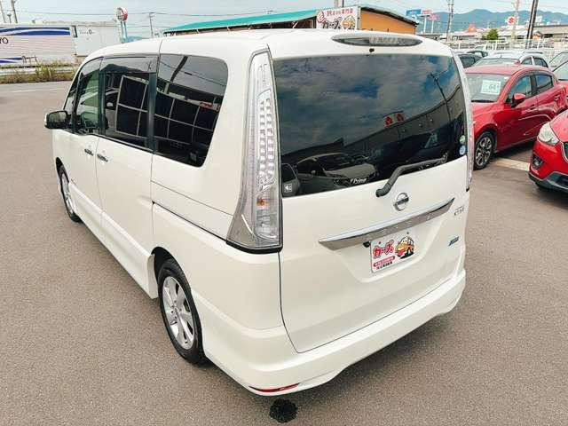 当店では軽自動車から普通車まで幅広くオールメーカーの車種・色・グレードを豊富に揃えております。