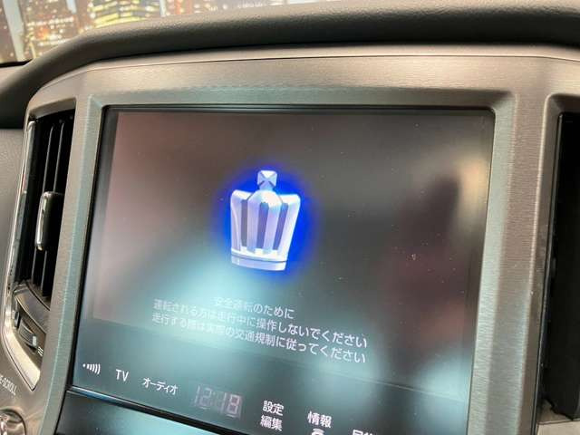 【純正HDDナビ】音楽を本体に記録できるミュージックサーバーやフルセグTVの視聴も可能です☆高性能&多機能ナビでドライブも快適ですよ☆