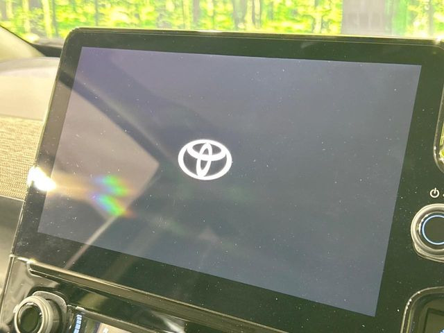 【10.5インチナビ】高級感とインパクトのある大画面ナビを装備。各種オーディオ操作はもちろん、スマホ連携もできる利便性の高いナビです♪