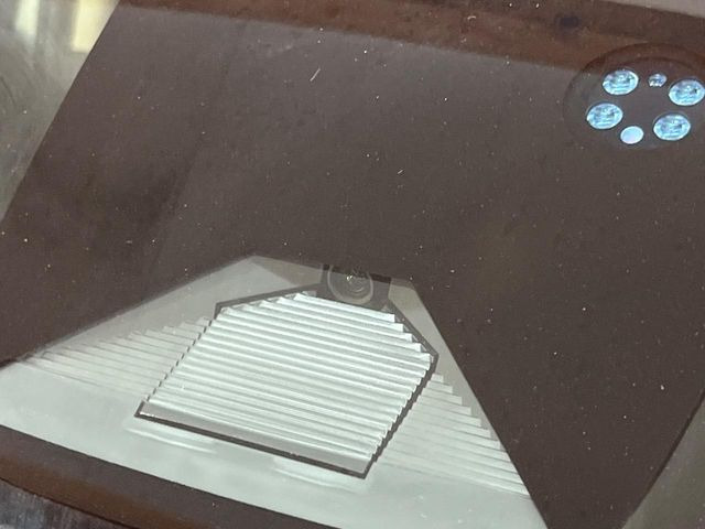 【ホンダセンシング】走行中に前方の車両等を認識し、衝突しそうな時は警報とブレーキで衝突回避と被害軽減をアシスト。より安全にドライブをお楽しみいただけます。