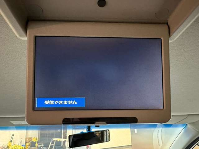 【フリップダウンモニター】付き☆後部座席に座りながら大画面でTVやDVDをお楽しみいただけます♪