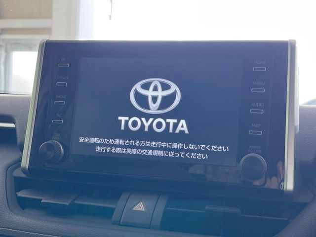 【8インチ ディスプレイオーディオ】大画面ディスプレイへお持ちのスマートフォンと連携して、ナビやbluetoothでの音楽再生が可能です♪デザインはもちろん操作性も良好!別途ナビ機能の取付可能です♪