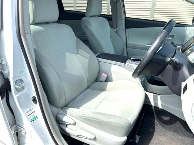 運転席シート廻りは使用感も少なく、良好な状態となっています。丁寧に使われていたことがよくわかりますね。