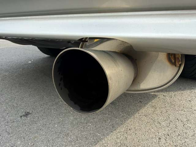 気になるお車がありましたら右の電話番号から直接お店にお問い合わせください。支払方法から車両情報、状態までなんでもご説明させて頂きます。スタッフ一同ご連絡お待ちしております。