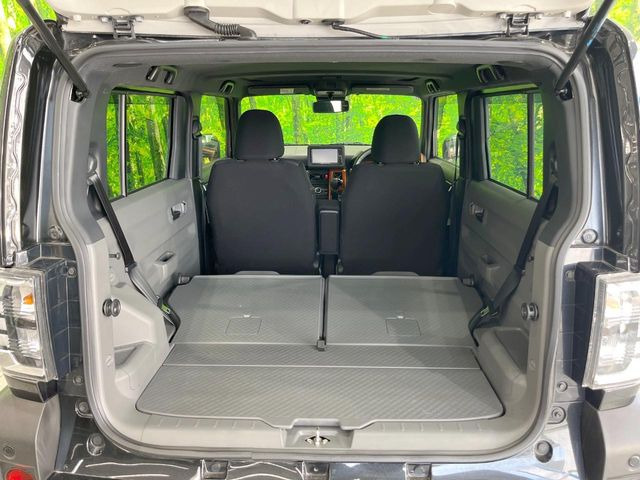 普段のお買い物や通勤、送迎等に十分な荷室スペースを確保しております。セカンドシートを倒すと、大きな荷物の積載も可能です♪