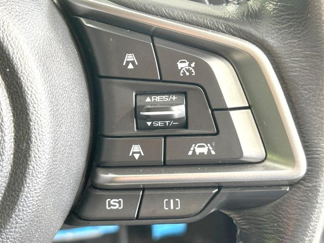 【全車速追従機能付クルーズコントロール】高速道路での長距離走行が楽に!!自動で速度を保つクルーズコントロールが、衝突軽減システムと連携し、前方の車両を感知して車間を保つように速度調節してくれます!!