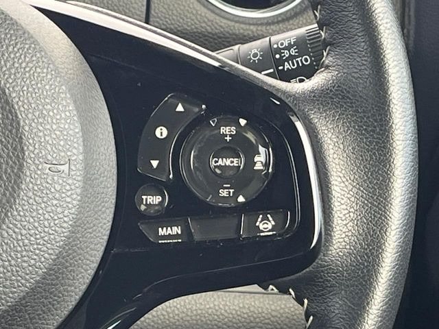 【アダプティブクルーズコントロール】高速道路での長距離走行が楽に!!自動で速度を保つクルーズコントロールが、衝突軽減システムと連携し、前方の車両を感知して車間を保つように速度調節してくれます!!