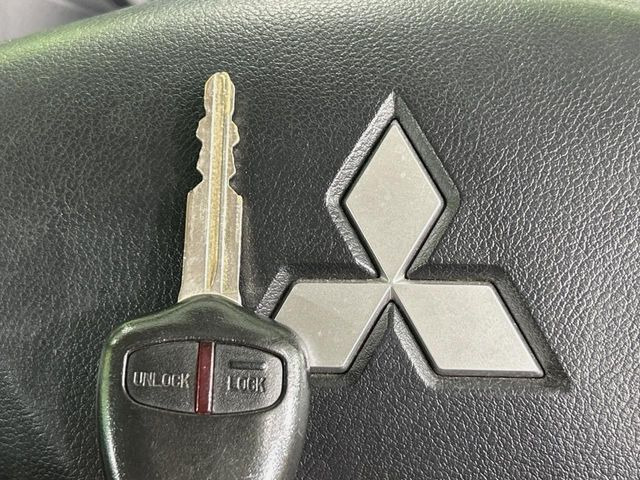 【キーレス】少し離れた場所からでもボタン一つでドアの開錠・施錠ができるのでとっても便利!ドアの鍵穴周りに傷をつけることもありません♪
