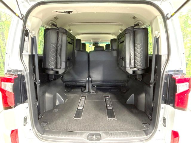 【パワーバックドア】スマートキーや運転席のボタンを押すだけでリアゲートが自動で開閉します!荷物を持っている時や、高い位置にあるバックドアを閉める際に便利な機能です♪