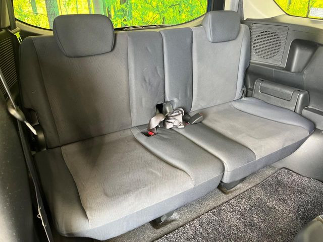 3列目シートはもちろん状態良好☆大人でもゆったりと座って頂けますので、大人数でのお出かけもラクラクです♪ご家族で、気の知れた仲間で、ドライブに行くのが楽しみですね♪