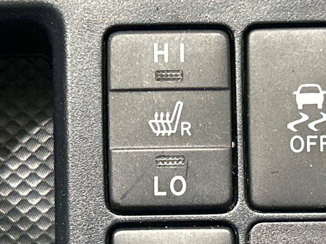 【シートヒーター】寒い日に重宝するシートヒーター!エアコンより早く温まってくれるので寒がりの人も安心ですね♪エアコンの温風は乾燥するから苦手、という方にもをおすすめです。