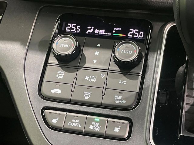 【シートヒーター】寒い日に重宝するシートヒーター!エアコンより早く温まってくれるので寒がりの人も安心ですね♪エアコンの温風は乾燥するから苦手、という方にもをおすすめです。
