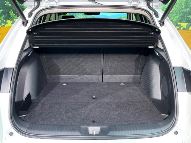 後席を格納すると、これだけの広さが!シーンに合わせたシートアレンジで、大きな荷物も積むことが出来ます♪