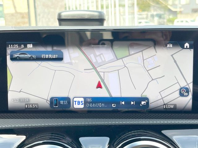 ●メルセデスベンツ純正ナビ:一体感のあるナビは、高級感ある車内を演出してくれます。オーディオ機能も充実しておりますので、運転もより楽しめます♪