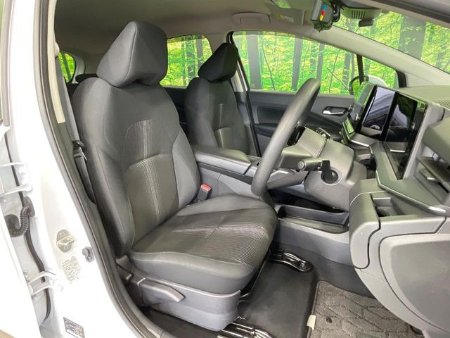 運転席シート廻りは使用感も少なく、良好な状態となっています。丁寧に使われていたことがよくわかりますね。