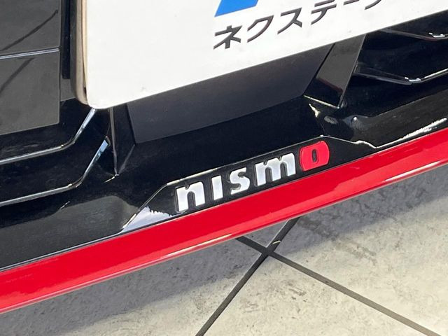 【NISMOエアロ】人気のNISMOエアロを装備!クルマの外観がよりスタイリッシュになり、街中で存在感あふれる1台に♪将来買い替える時にもリセールに影響しやすく、価値ある人気の装備です!