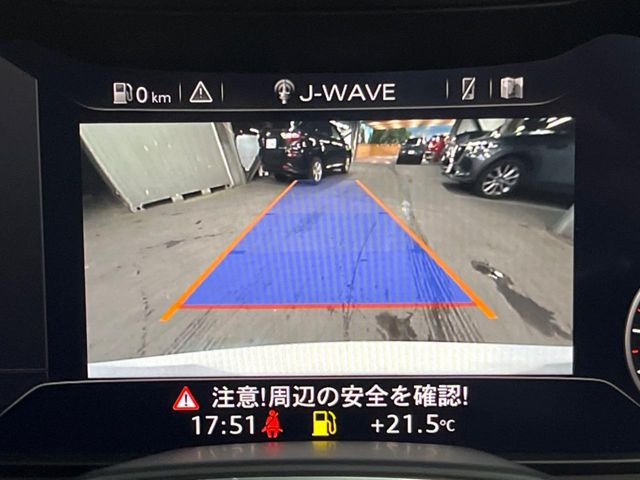 ●バックカメラ:便利な【バックカメラ】で安全確認もできます。駐車が苦手な方にもオススメな便利機能です。