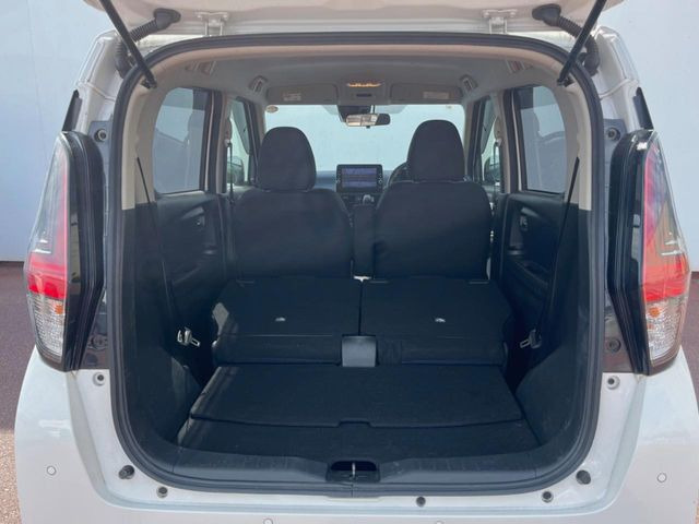 普段のお買い物や通勤、送迎等に十分な荷室スペースを確保しております。セカンドシートを倒すと、大きな荷物の積載も可能です♪