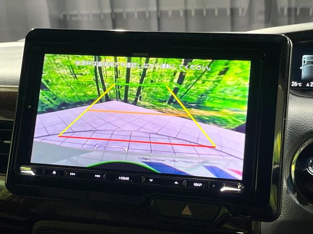 【バックカメラ】駐車時に後方がリアルタイム映像で確認できます。大型商業施設や立体駐車場での駐車時や、夜間のバック時に大活躍!運転スキルに関わらず、今や必須となった装備のひとつです!