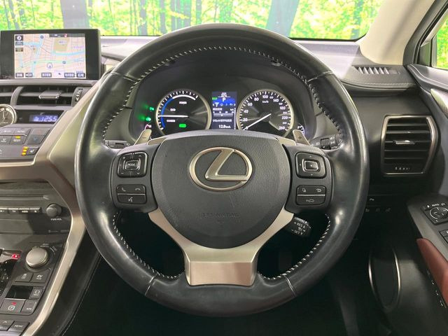 【レーダークルーズコントロール】高速道路での長距離走行が楽に!!自動で速度を保つクルーズコントロールが、衝突軽減システムと連携し、前方の車両を感知して車間を保つように速度調節してくれます!!