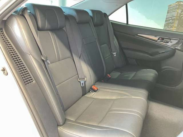 車内もキレイで嫌な臭いもありません☆気になる方は内装のスチームクリーナーも施工可能です♪