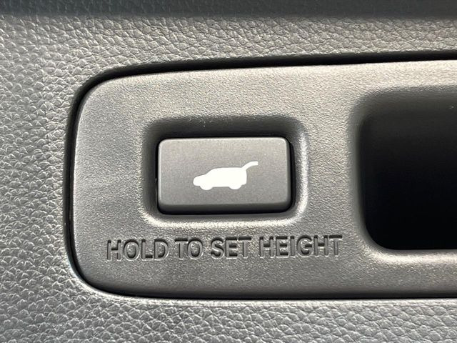 【パワーバックドア】スマートキーや運転席のボタンを押すだけでリアゲートが自動で開閉します!荷物を持っている時や、高い位置にあるバックドアを閉める際に便利な機能です♪