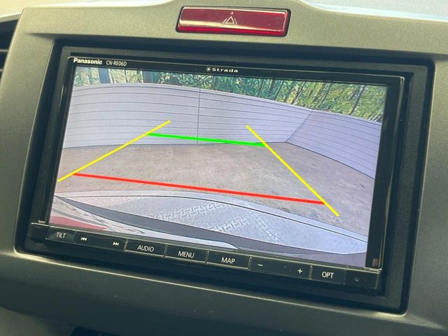 【バックカメラ】駐車時に後方がリアルタイム映像で確認できます。大型商業施設や立体駐車場での駐車時や、夜間のバック時に大活躍!運転スキルに関わらず、今や必須となった装備のひとつです!